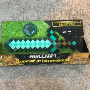 Play Minecraft diamond sword